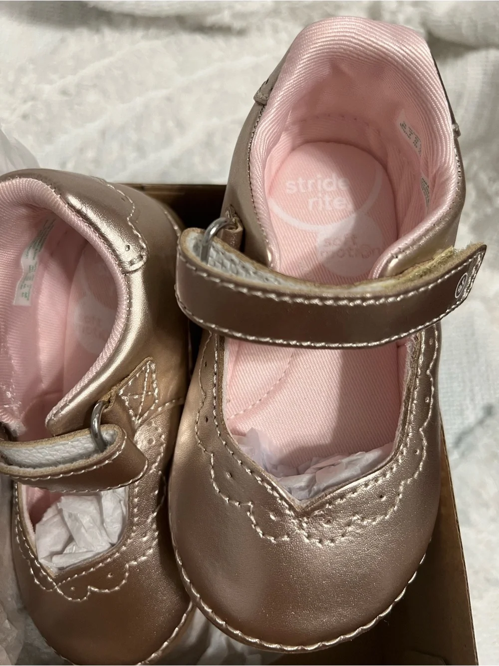Stride Rite off scalloped